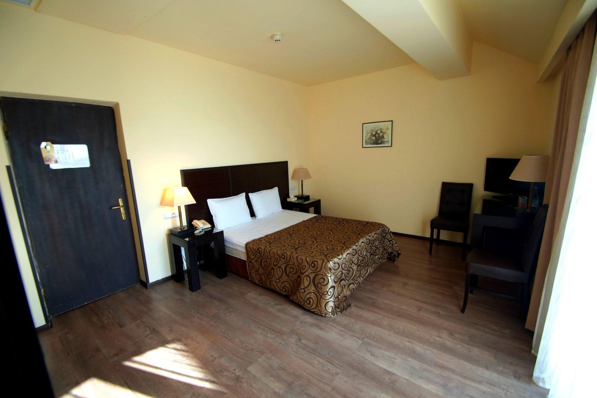 Regineh Hotel Jerevan Exteriér fotografie