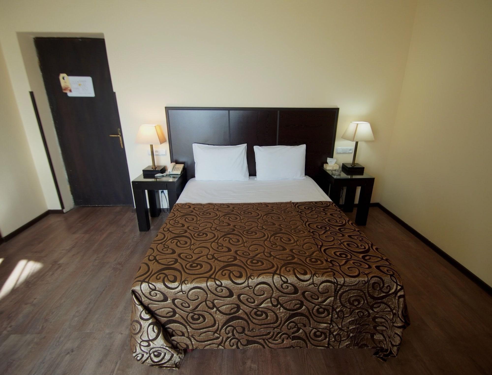 Regineh Hotel Jerevan Exteriér fotografie