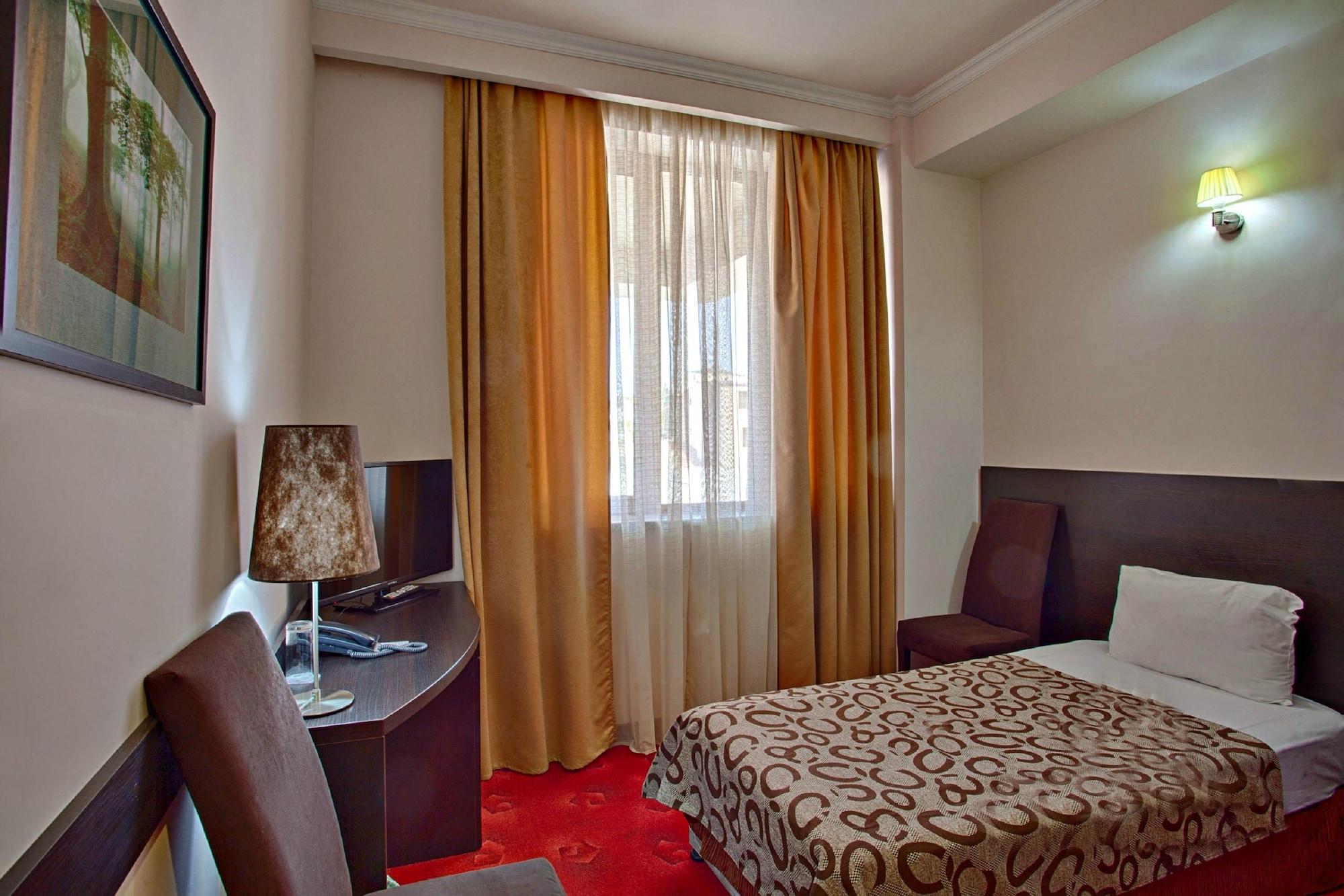 Regineh Hotel Jerevan Exteriér fotografie