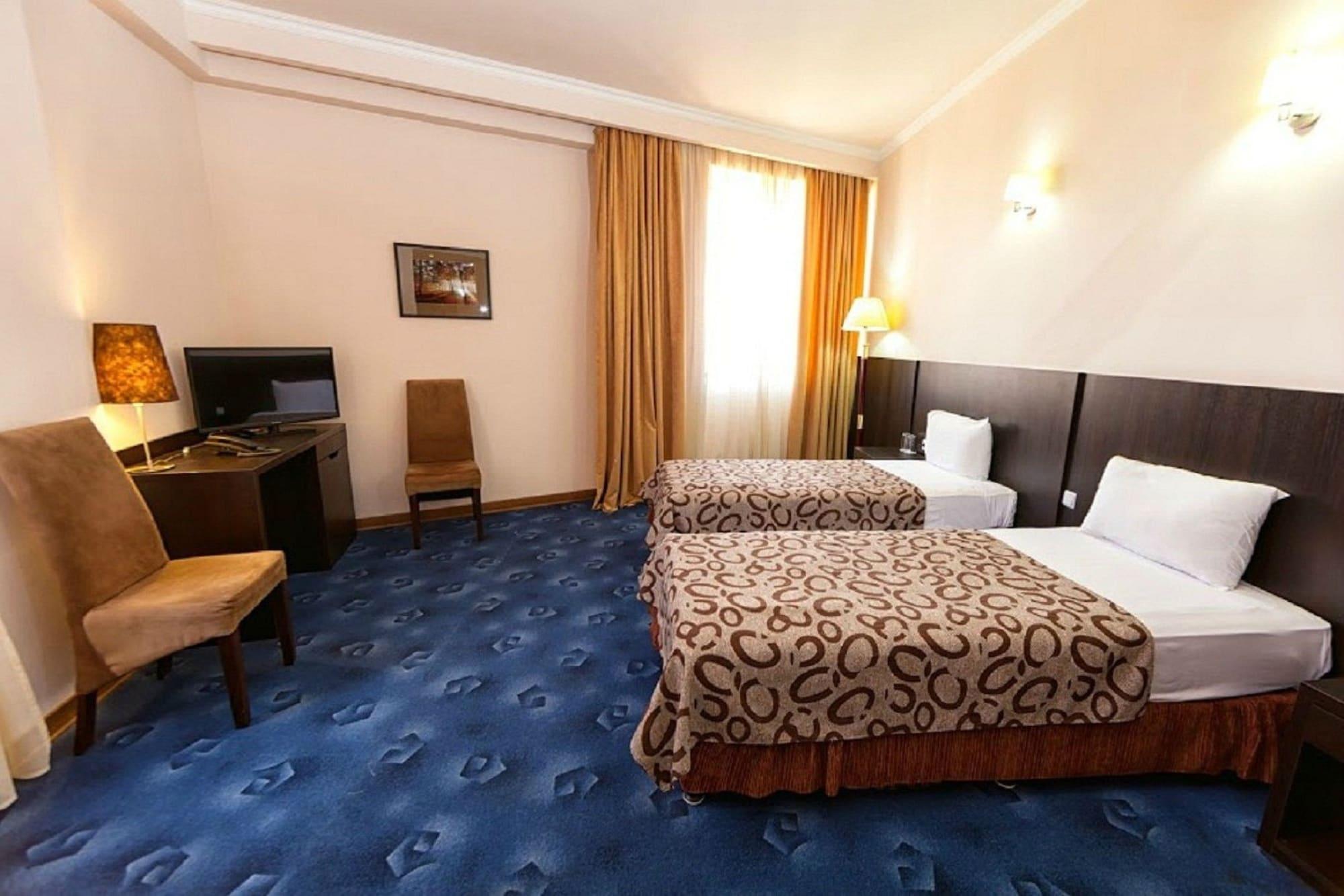 Regineh Hotel Jerevan Exteriér fotografie